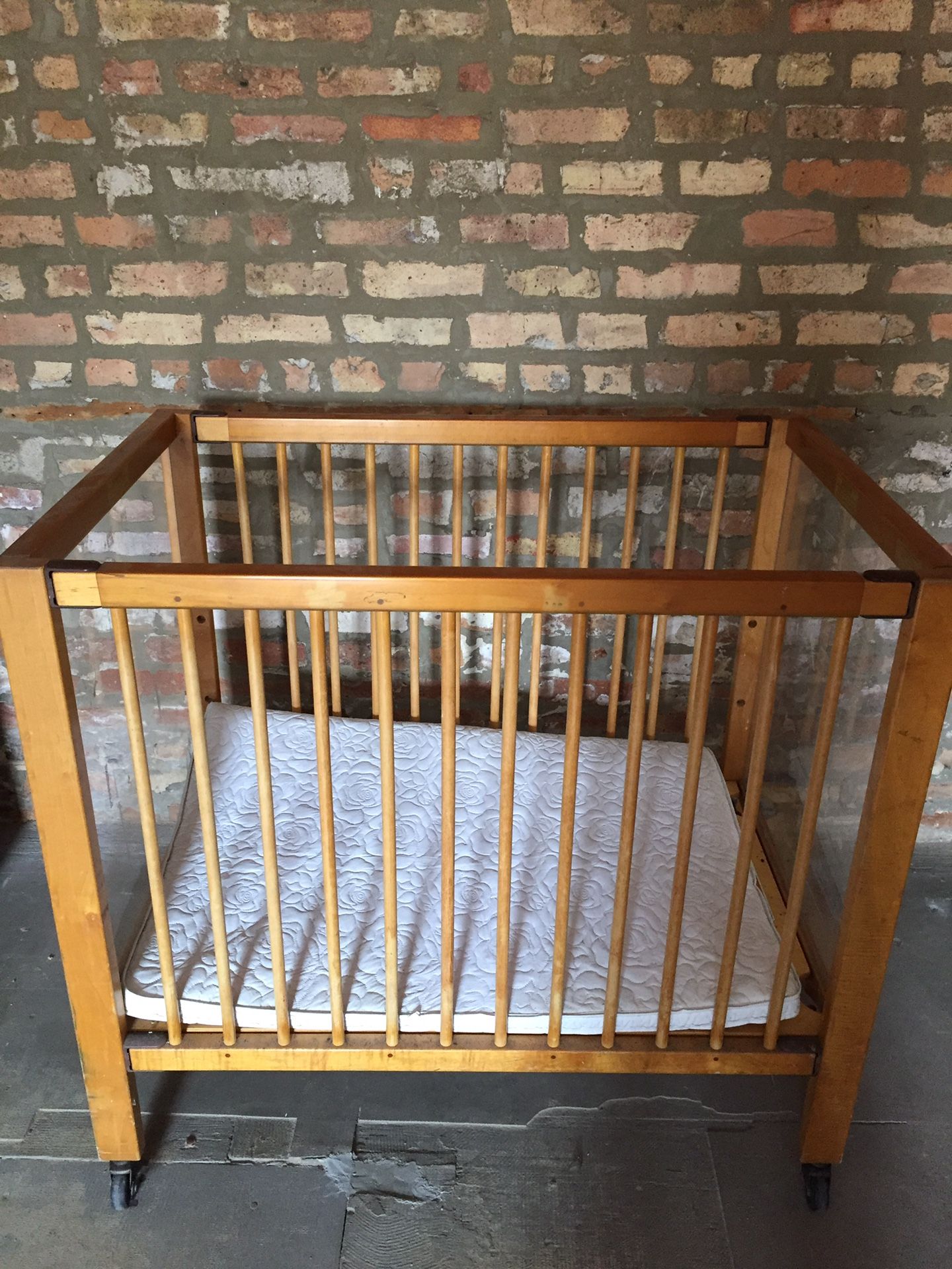 Community Playthings Crib G25 - Pilsen