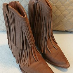 Western Boots - Universal Thread Patsy Fringe ● From TARGET | size 6