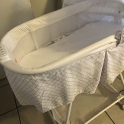 Bassinet And Bouncer