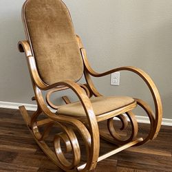 Vintage 1970s Mid Century Modern Bentwood Rocking Chair Rocker Thonet-Style