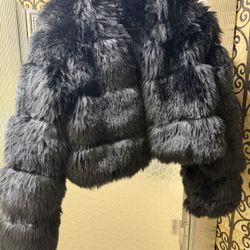 Women’s Black Faux For Cropped Jacket, Coat And Vest Size Medium