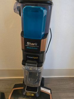 Shark carpet xpert Hair Pro Pet- with stain Striker