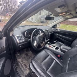 Grand Cherokee  2011 140mil Millas