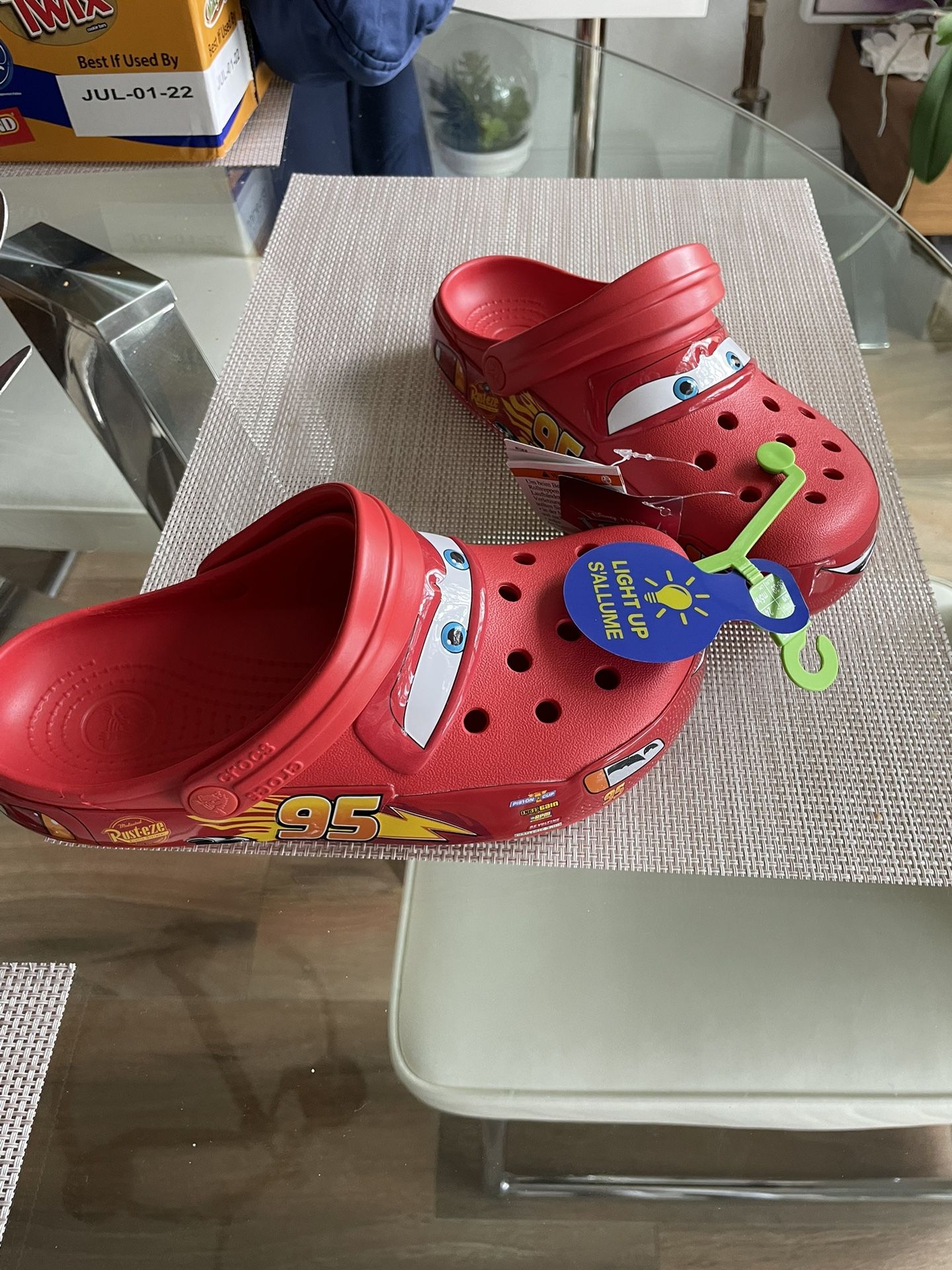 Lightning McQueen Crocs – Off The Market LA