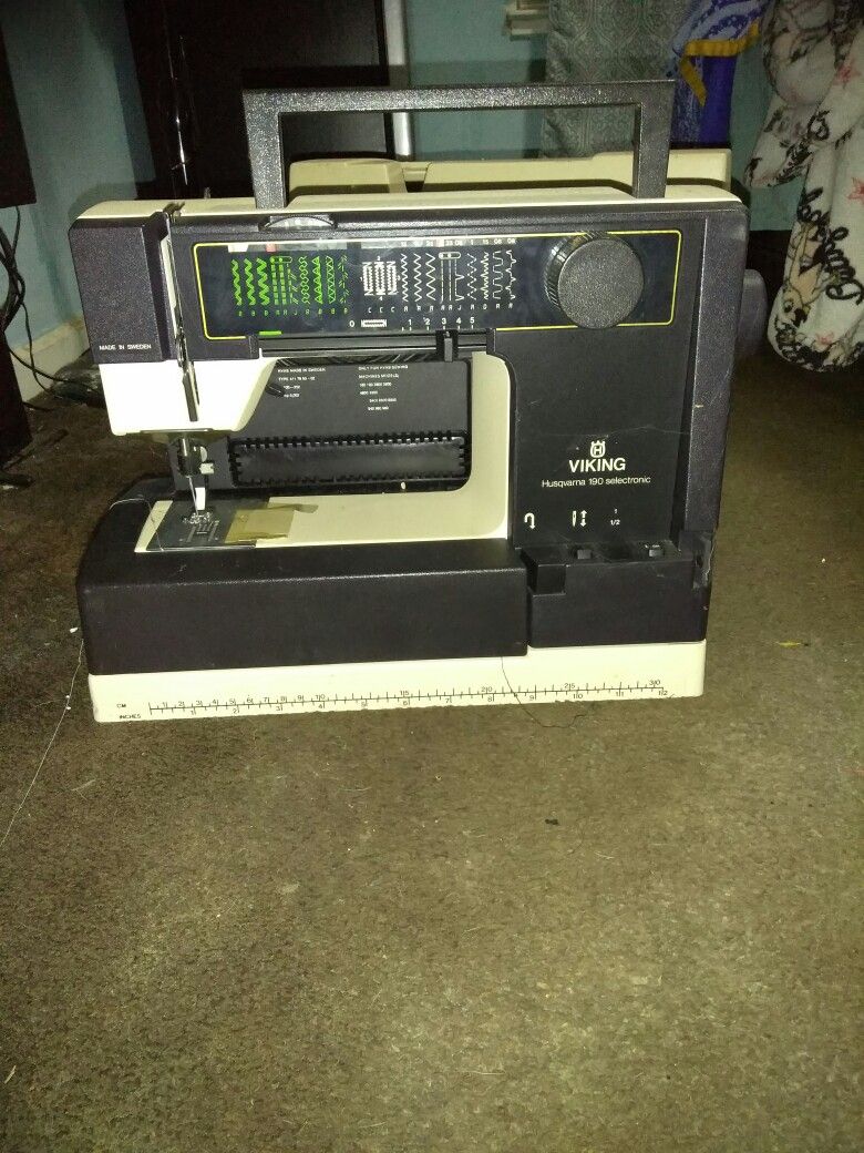 Vintage VIKING Husqvarna 190 Selectronic Sewing