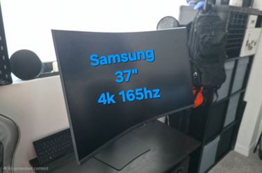 37” Samsung Odyssey G7 4K 165Hz Curved Gaming Monitor – Like New