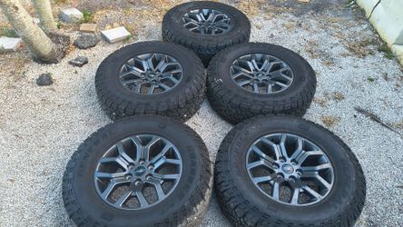 FORD F150 TREMOR 18" BLACK  WHEELS TAKEOFFS