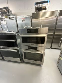 Bosch Built-In Oven + Steam Convection Oven Set (HBL8453UC/01 + HSLP451UC/01) – Open Box