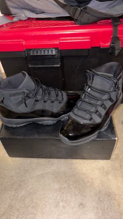 Jordan Retro 11 Cap & Gown Size 9. Brand new 🔥
