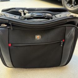 WENGER Wheeled Briefcase