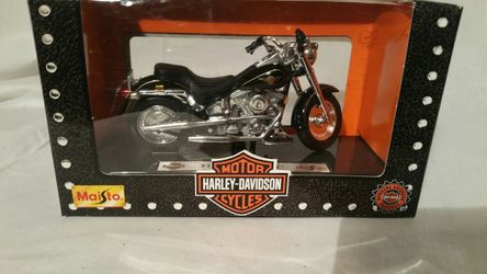 Maisto Harley Davis motorcycle official licensed product collector's edition 1.18 scale