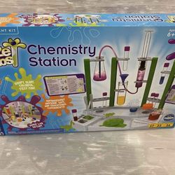 Thames & Kosmos 642105E Ooze Labs Chemistry Station Kit 57 pieces - New!