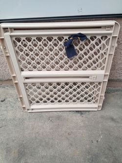 Plastic Baby or Pet Safety Gate