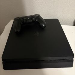 PS4 W Controller &  Cord
