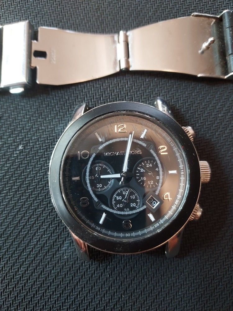 Michael Kors MK8107 Runway Chronograph Men's Watch.