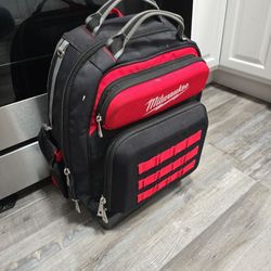 Milwaukee
15 in. Ultimate Jobsite Tool Backpack