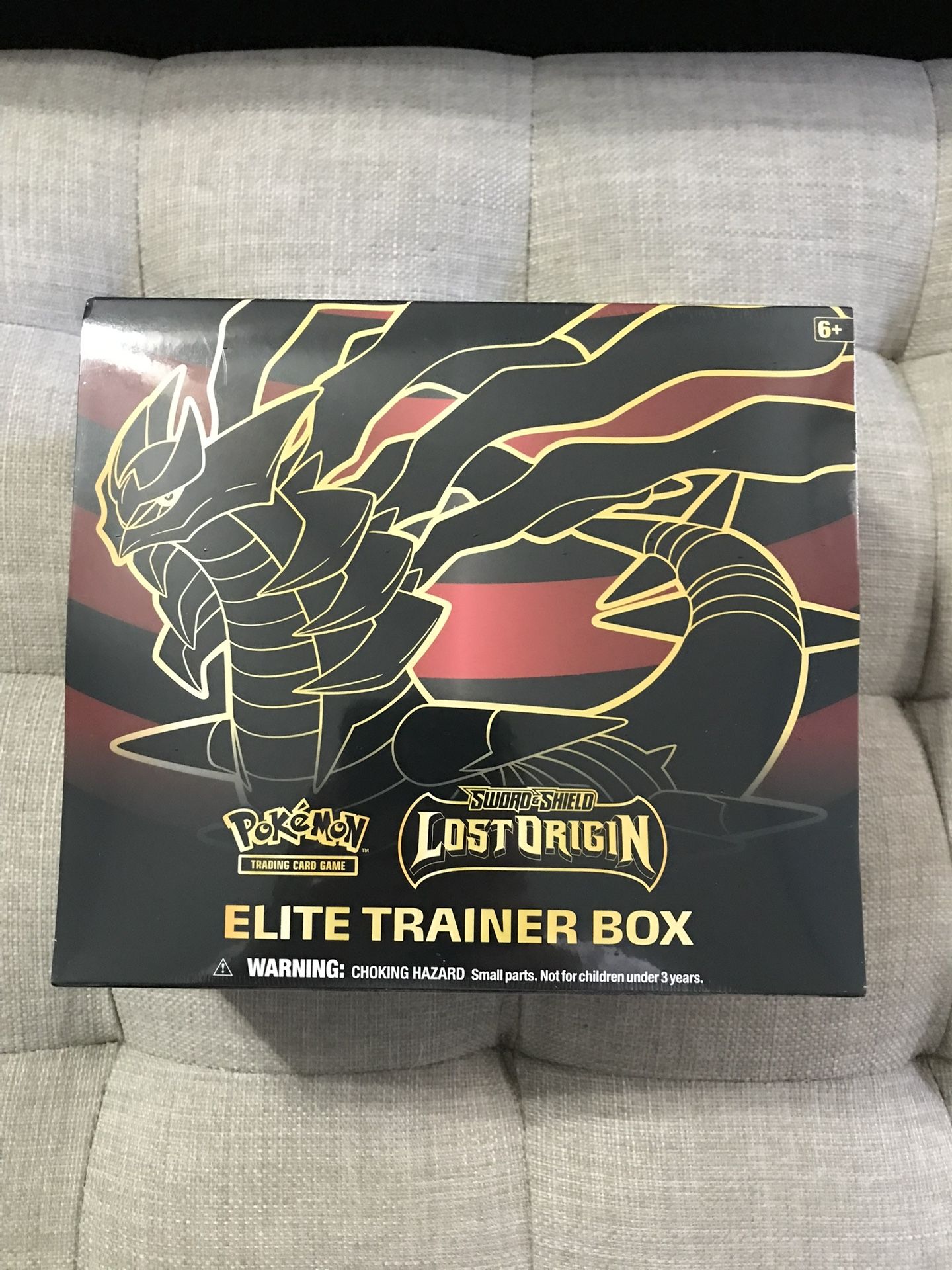 Pokémon Lost Origins ETB