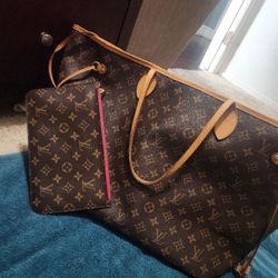 Louis Vuitton Neverfull 