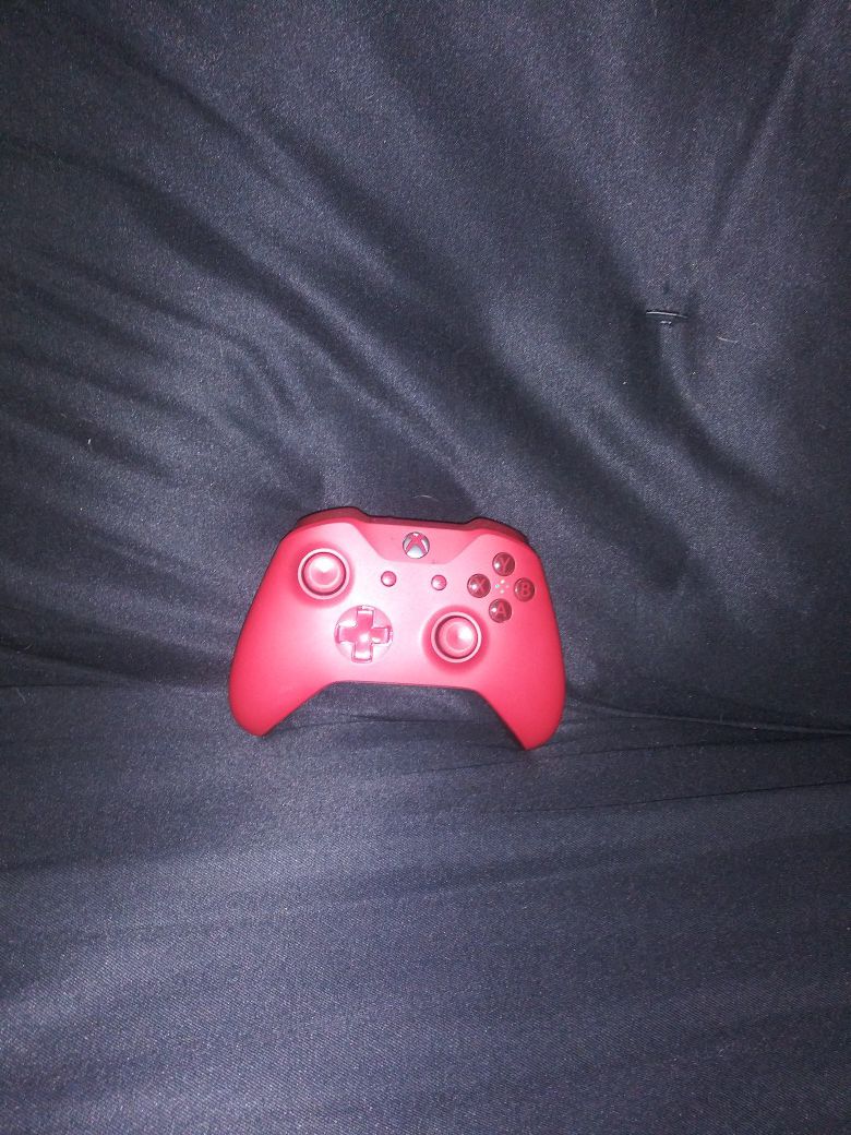 BRAND NEW XBOX ONE CONTROLLER WITH NO BOX ONLY USED TWICE