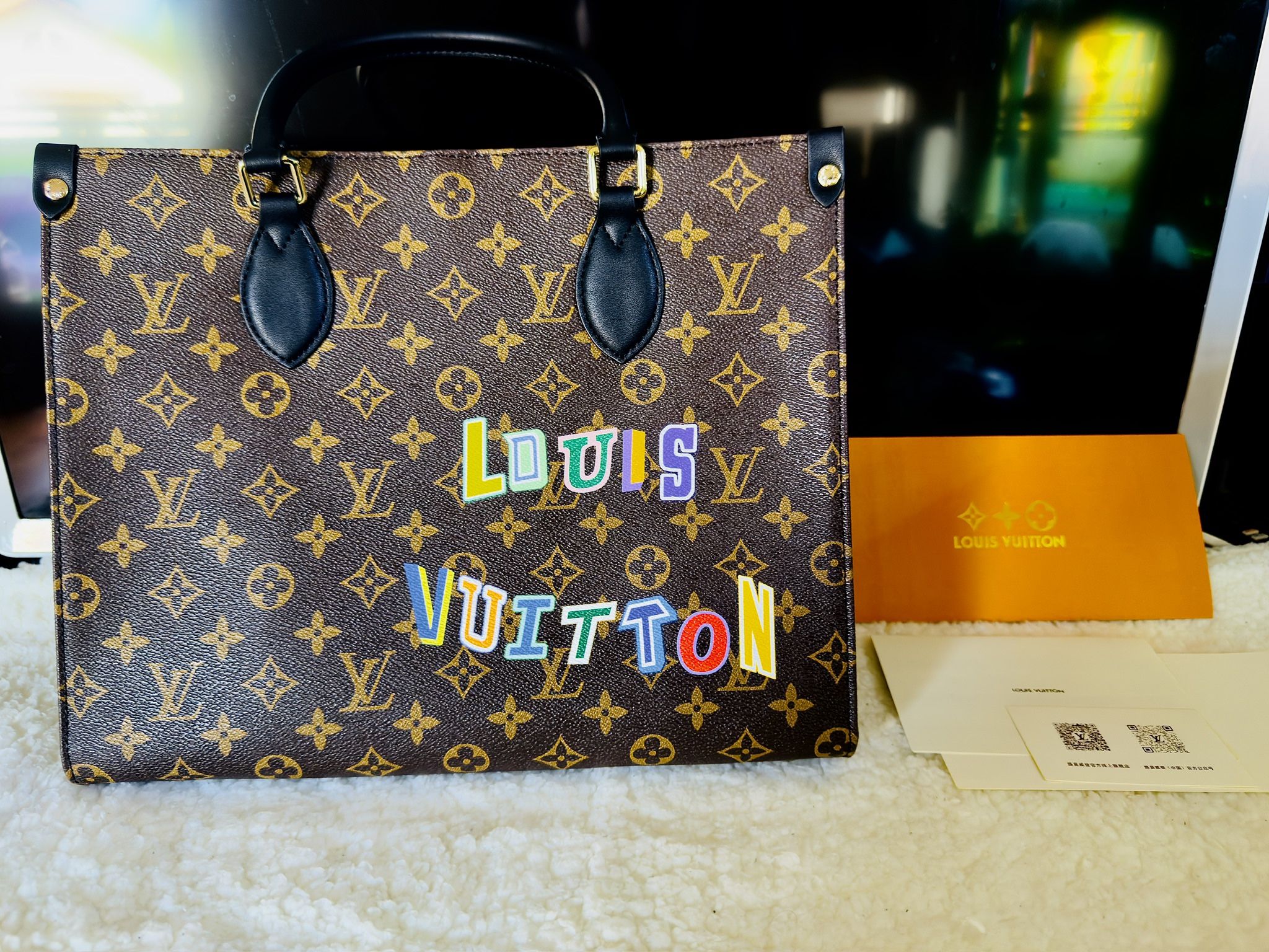 LV Louis Vuitton Purse Handbag