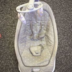 Vibrating Baby Rocker With Mobile