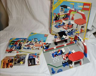 Lego set 6381 Motor Speedway complete!