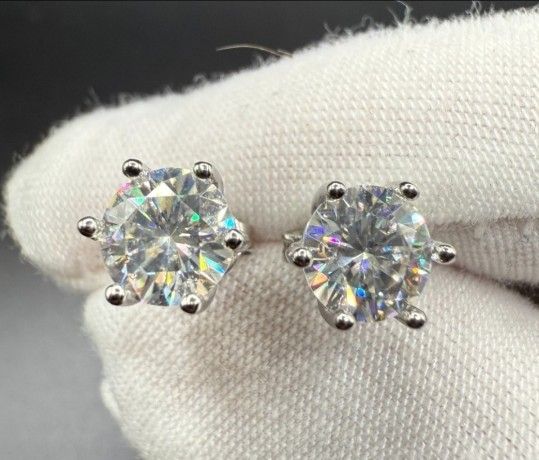 Moissanite Earrings 0.5 ct
