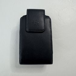 BLACKBERRY BLACK LEATHER PHONE CASE / HOLSTER 