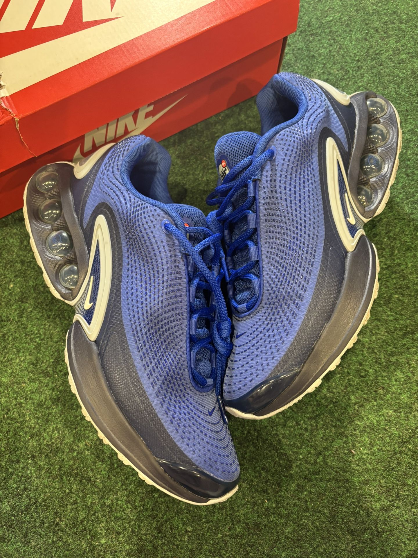 NIKE AIR MAX DN HYPER BLUE SIZE 9