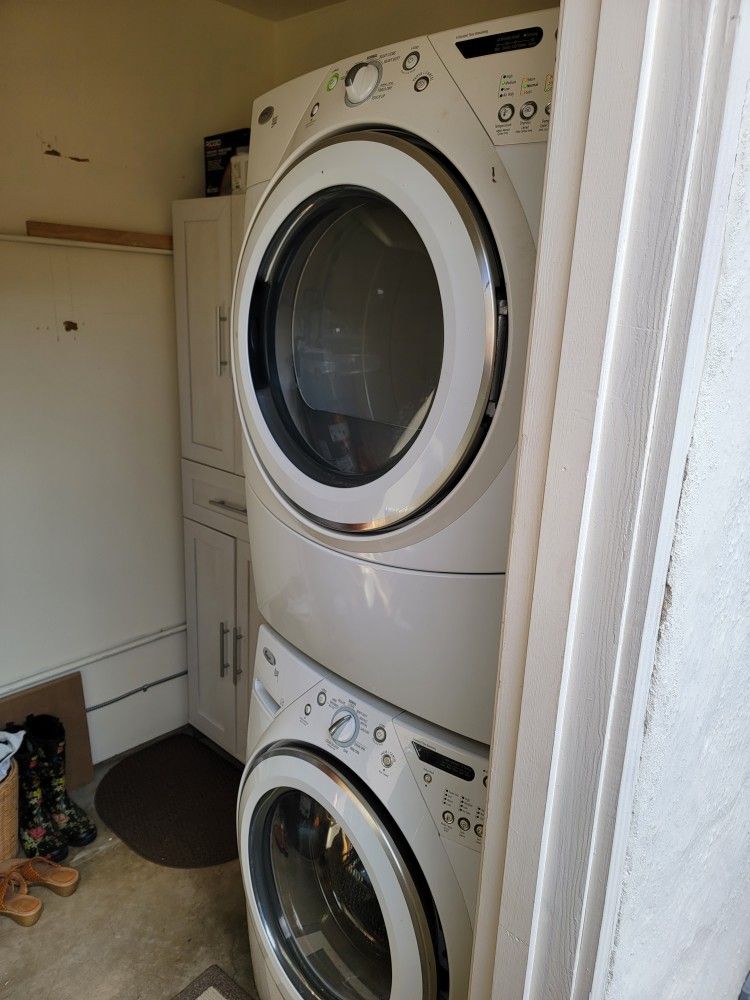 Ultra Capacity!!! Top of the Line!!! Whirlpool Duet, Front Load, Washer and Matching, Gas Dryer!!! Definitely, Must See To Appreciate!!!