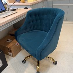 Velvet Tufted Swivel Chair 