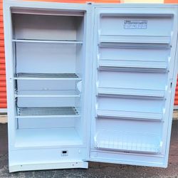 KENMORE FREEZER LIKE NEW 