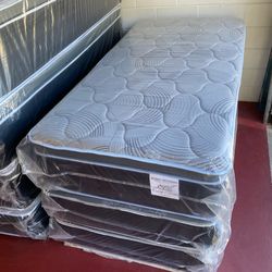Brand New Twin Size Mattress 14” Thick 🌟 Pillow Top – Factory Direct! Also available in Full, Queen & King. Ask about our Same-Day Delivery 🚚