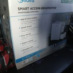Smart Access Dehumidifier 