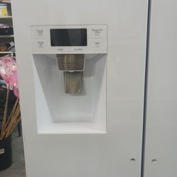 Kenmore  REFRIGERATOR  36 Inchesx 70 White In Special 