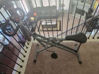 Sunny health and fitness squat machine