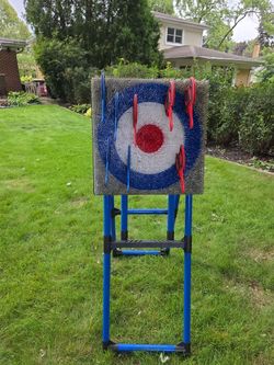 Backyard lawn ax throwing game