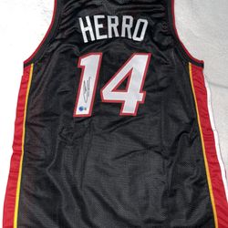 Tyler Herro Signed Jersey (Beckett)