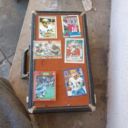 Warren Moon Gamorino Joe Montana Archie Manning 1980 Joe Montana 1989 And Posted Dan Marino All These Cards And A Lot About 15 Other Cards Of Pro Set 