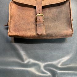 Leather Village Bathroom Bag