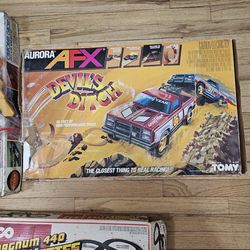 HO SLOT CAR SETS
