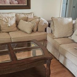 Livingroom Set / Like New