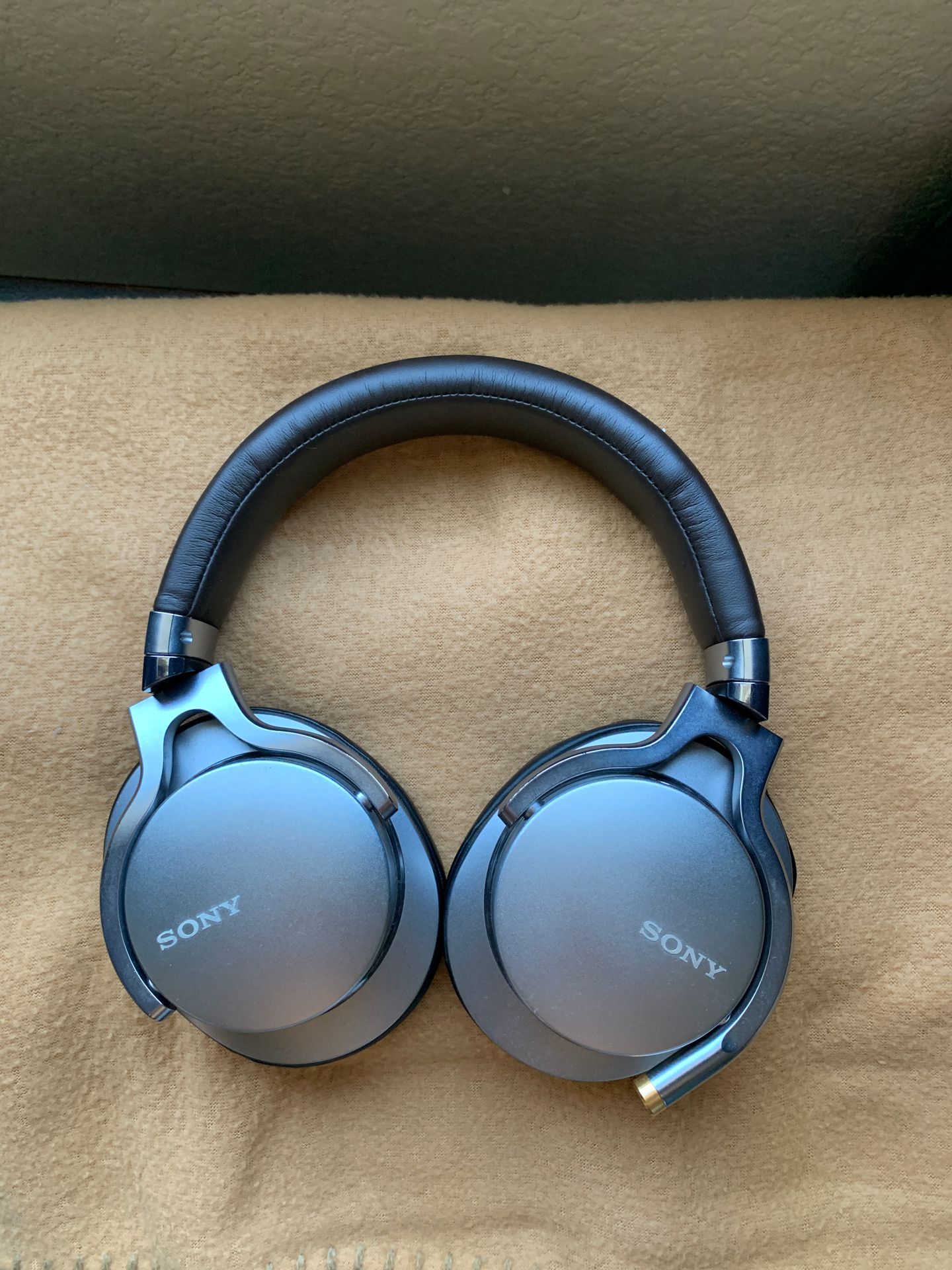 Sony MDR-1A headphones