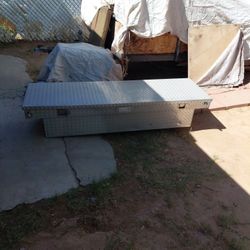 TRUCK TOOL BOX