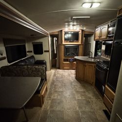 Sunset Trail ST32FR (2012 by CrossRoads RV)