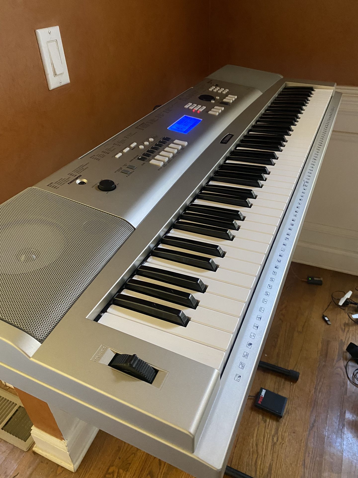 YAMAHA PIANO