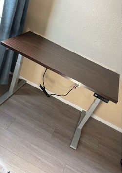Branch 48β Electric Standing Desk β Walnutβ Like New