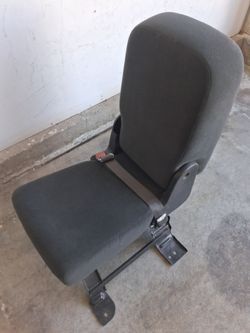 Chevy front midle seat