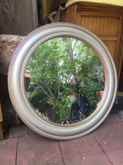 Round mirror good condition