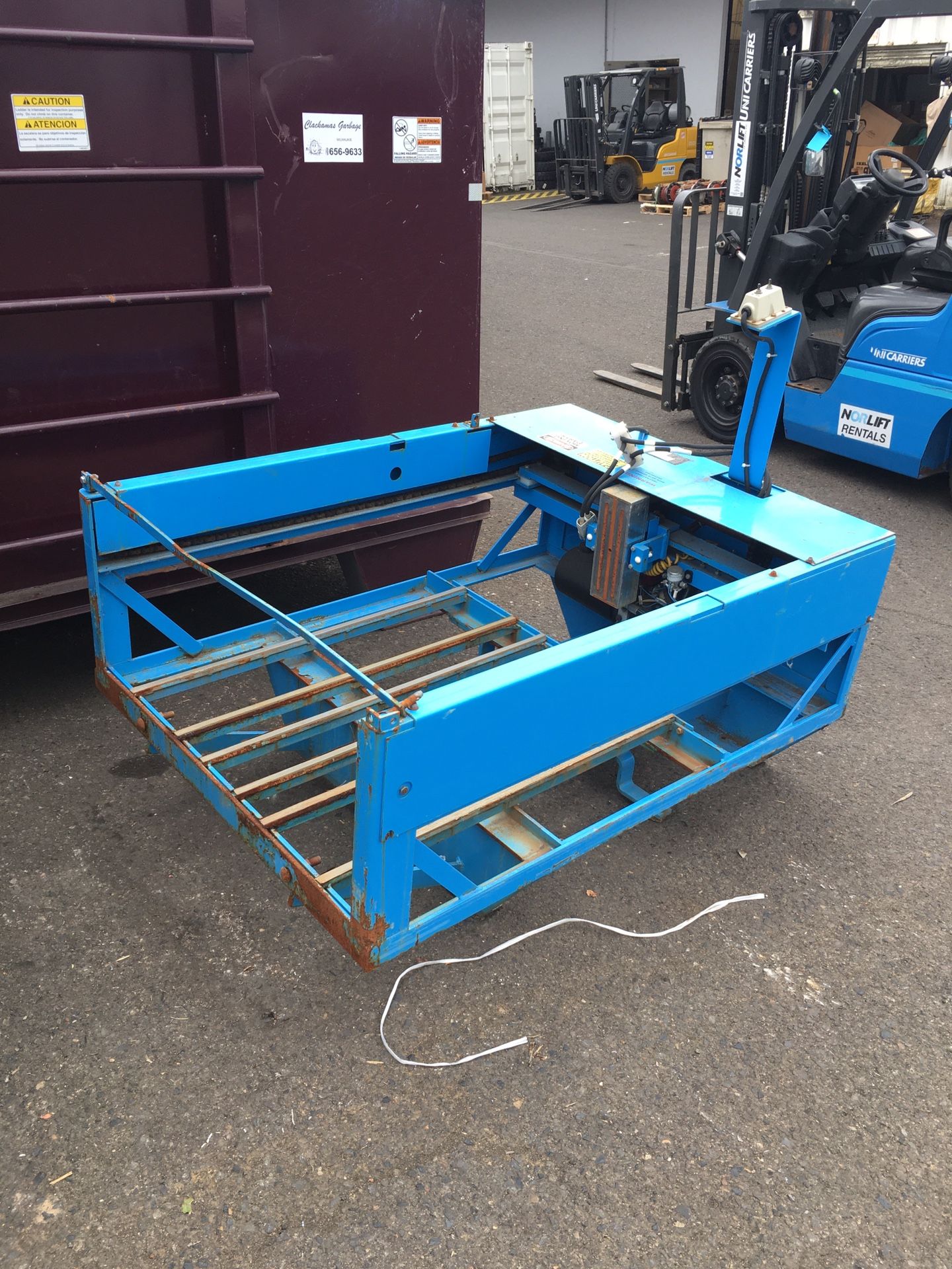 Used Forklift Battery Puller 4,000 capacity for Sale in